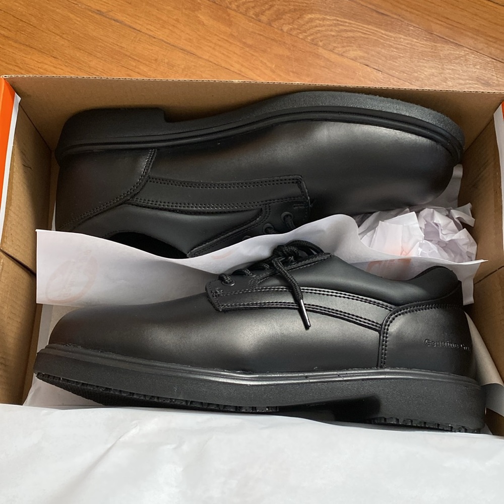 Genuine Grip Slip Resistant Men’s Work Boot Size 10.5